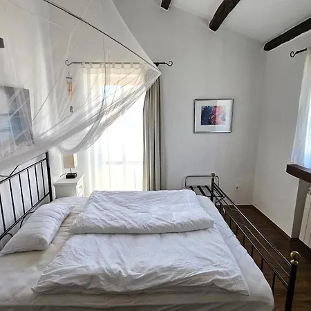 Crogo Avena Villa Barat (Porec)