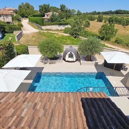 Crogo Avena Villa