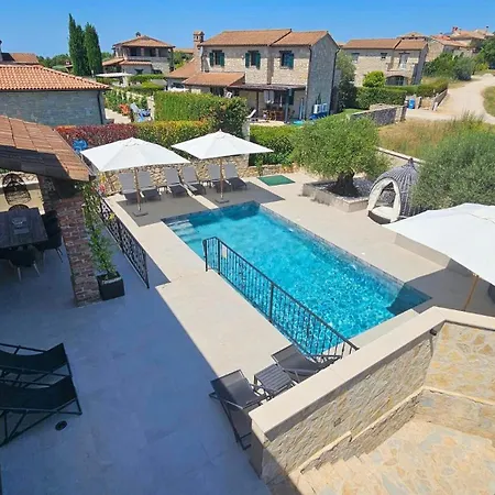 Villa Crogo Avena *
