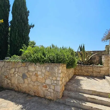 Crogo Avena Villa Barat (Porec)